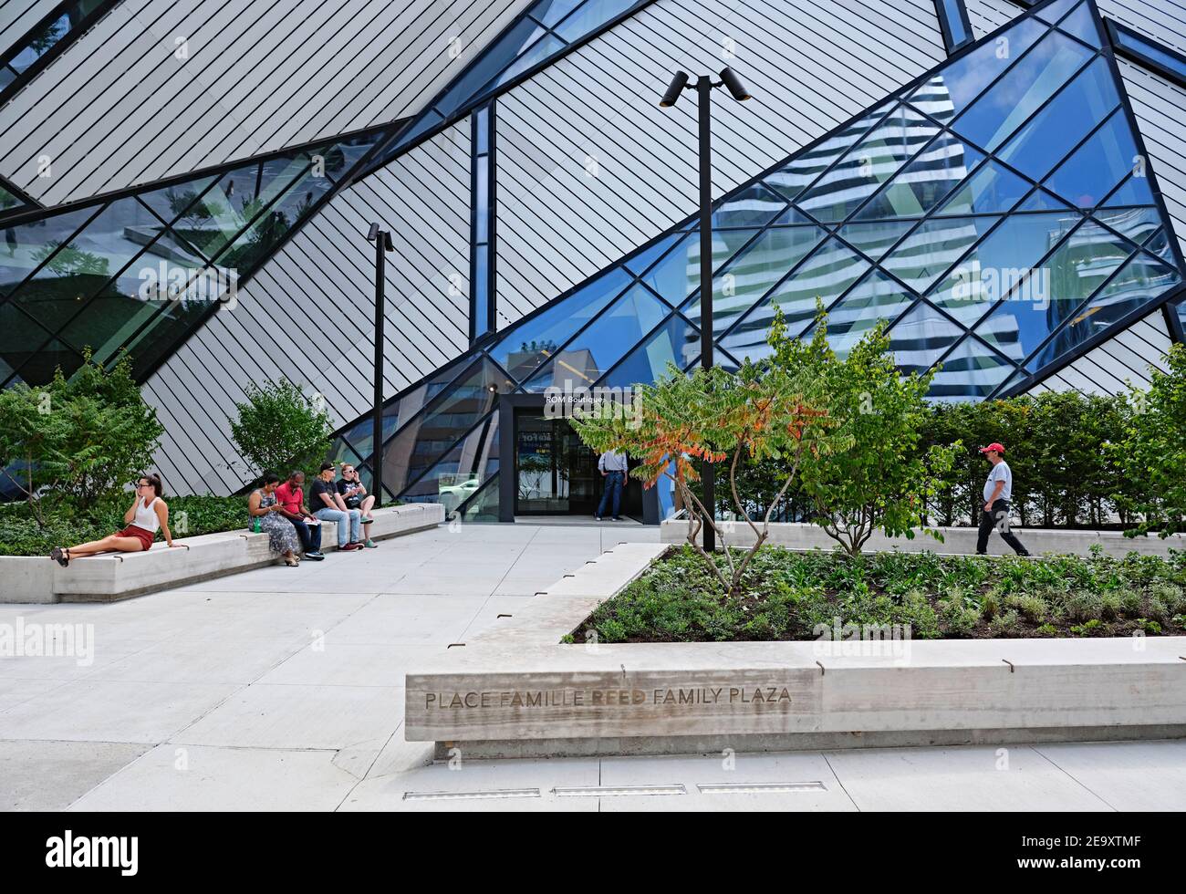 Apertura del Royal Ontario Museum Reed Family Plaza Foto Stock