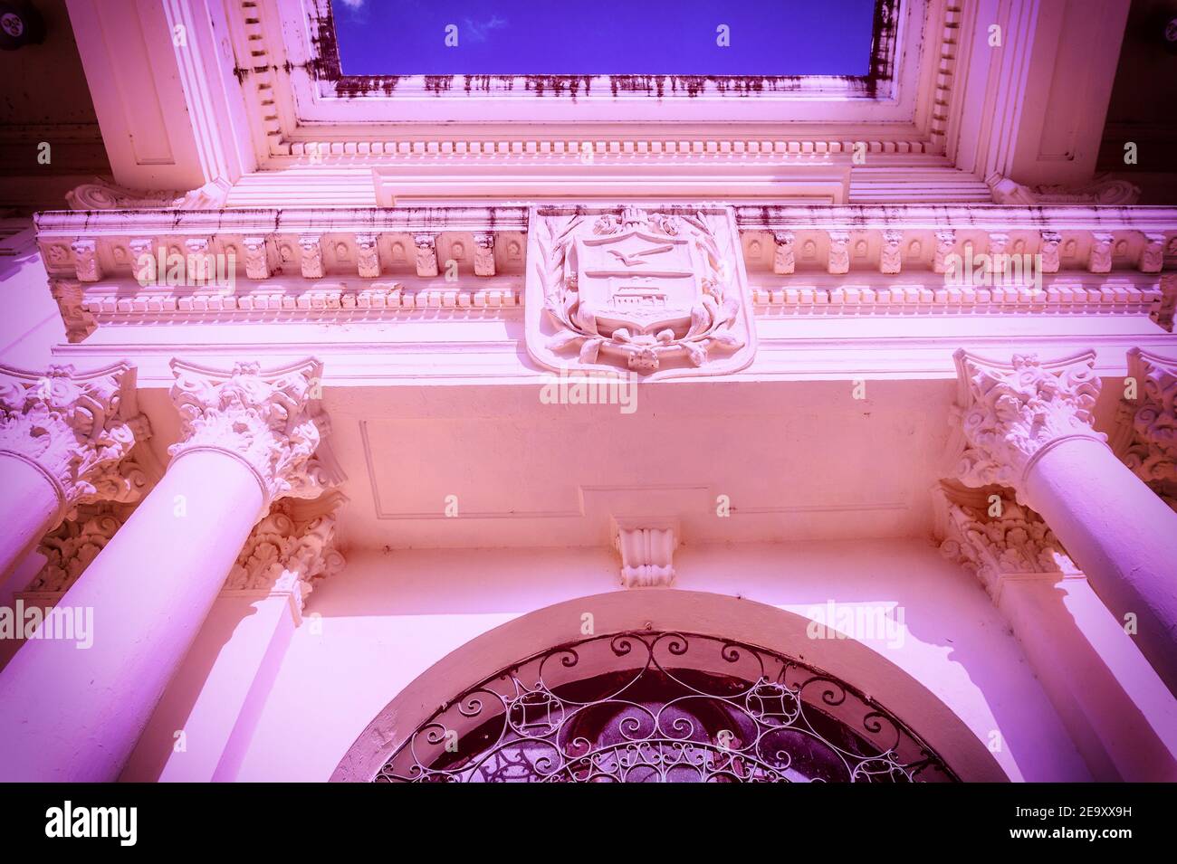 Biblioteca pubblica Jose Marti situata nel Leincio Vidal Park di Santa Clara, Cuba. Questa zona è un monumento nazionale Foto Stock
