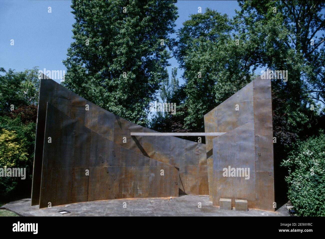 HAMLET di Shakespeare design: Tanya McCallin regista: Tim Pigott-Smith palco completo con Set Open Air Theatre, Regent’s Park, Londra NW1 15/05/1994 Foto Stock