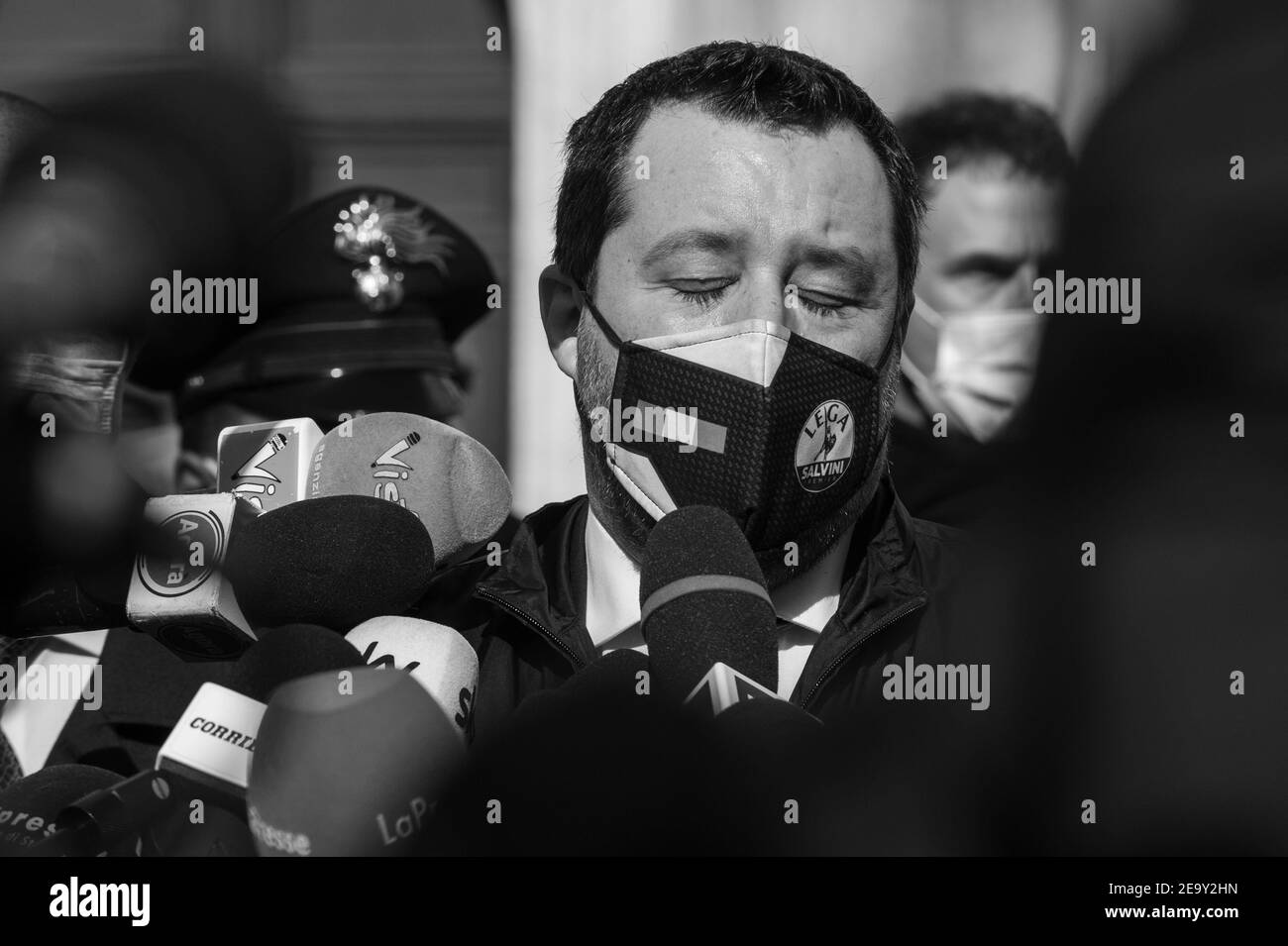 Roma, Italia 2 febbraio 2021: Il leader della Lega Matteo Salvini fa le sue dichiarazioni alla stampa nell'ultimo giorno di consultazioni, Montecitorio. Foto Stock
