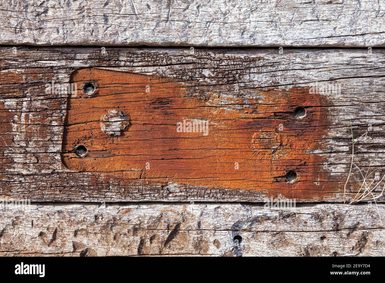 Vecchio marrone stagionato legno afflitto legno quercia tavole sfondo foto Foto Stock