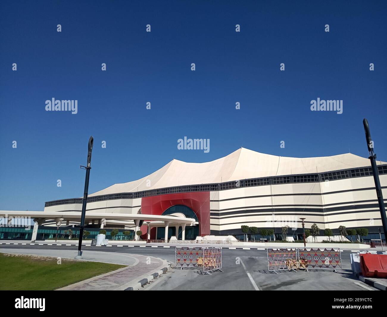 Una vista dello Stadio al Bayt conosciuto anche come Stadio al Khor in Qatar. Foto Stock