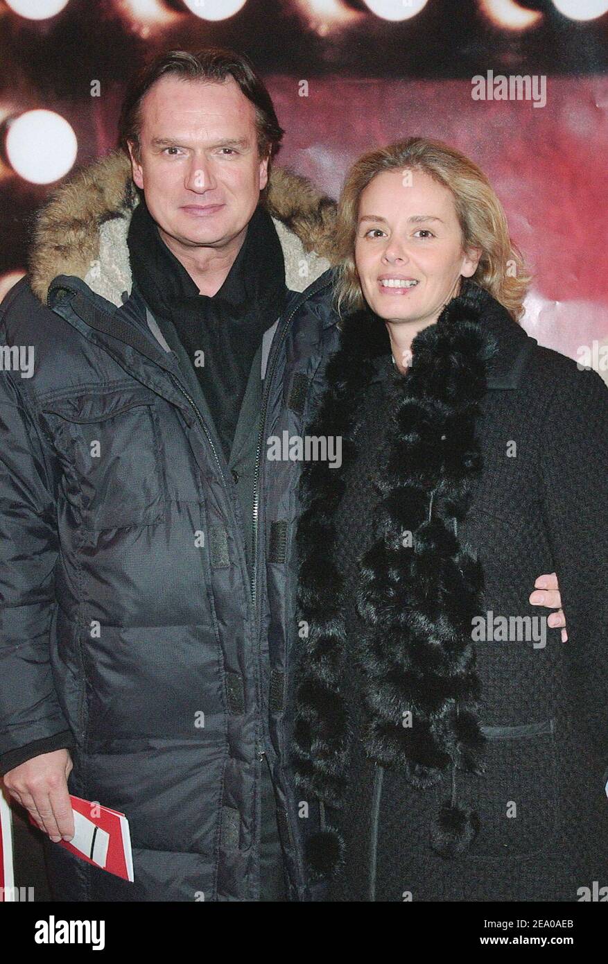 L'attore francese Francois-Eric Gendron e sua moglie partecipano alla prima del nuovo one-man-show dell'umorista Elie Semoun, 'Elie Semoun se prend pour qui ?', a le Gymnase a Parigi, Francia, il 15 marzo 2005. Foto di Bruno Klein/ABACA. Foto Stock