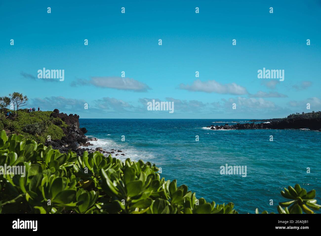 Vista dell'Oceano Pacifico dalla spiaggia di Wainapanapa, Maui, HI Foto Stock