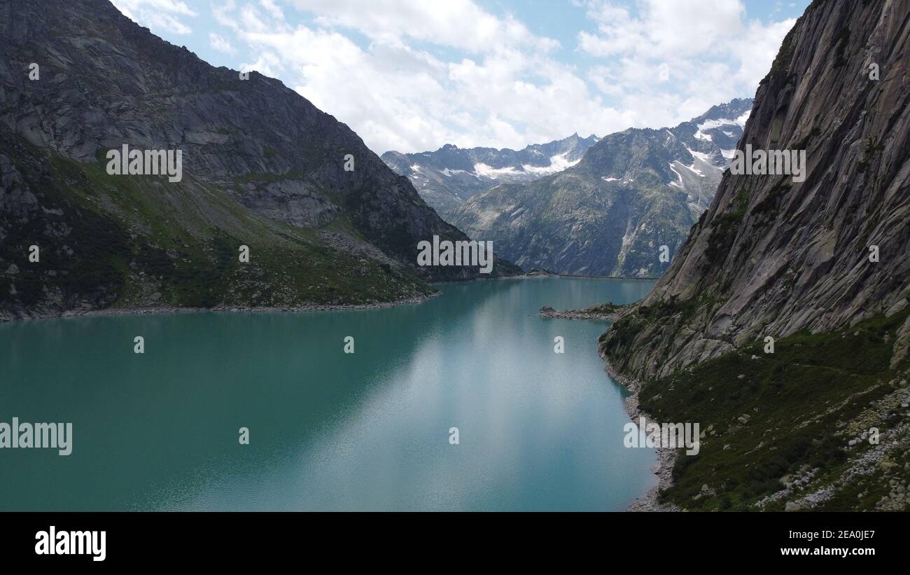 Bellissimo lago di montagna Gelmersee a Berna Svizzera Foto Stock