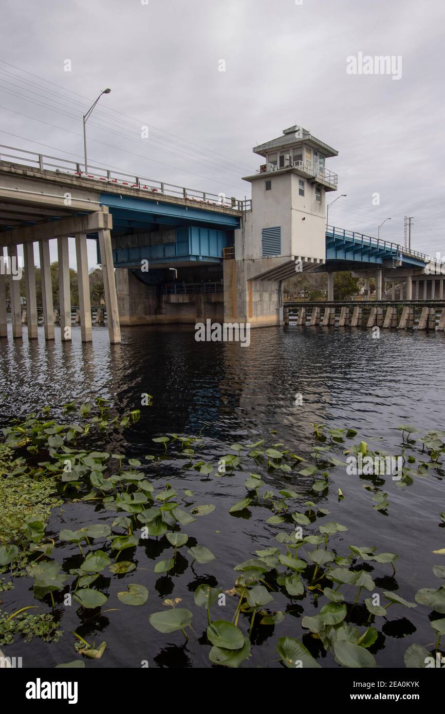 Ponte levatoio sul fiume St. Johns ad Astor, Florida Foto Stock