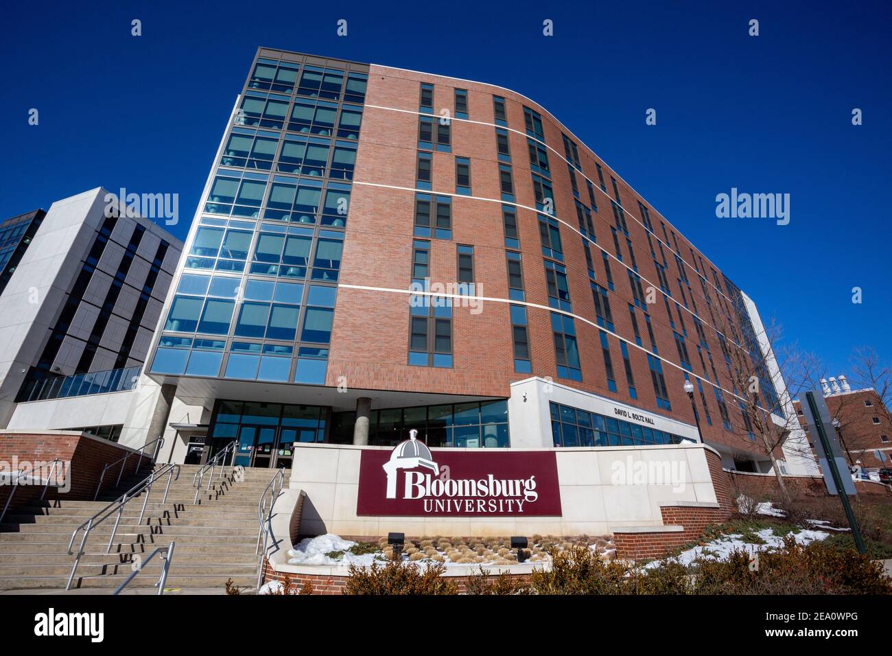 Bloomsburg, Stati Uniti. 06 febbraio 2021. Una vista della David L. Soltz Hall presso il campus della Bloomsburg University.Bloomsburg University richiede a tutti gli studenti di ottenere un test di covid tra il 9 e il 14 febbraio, quando tornano al campus per il semestre di primavera 2021. Credit: SOPA Images Limited/Alamy Live News Foto Stock