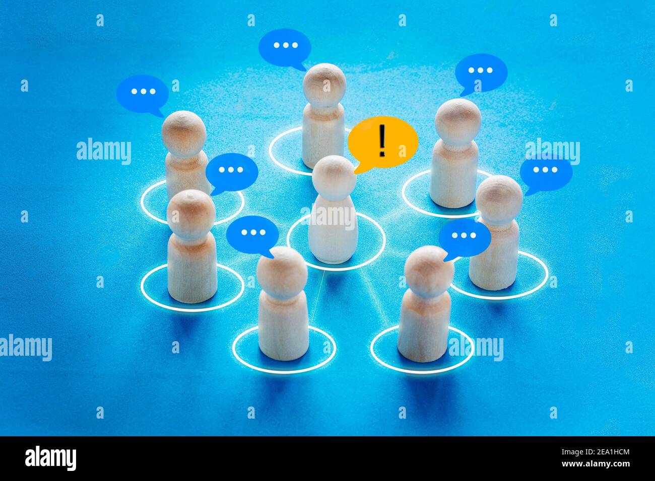 Discussioni concettuali, cooperazione, lavoro di squadra, formazione. Cerchio di persone interconnesse da linee. Collaborazione e cooperazione, partecipazione. Sociale c Foto Stock