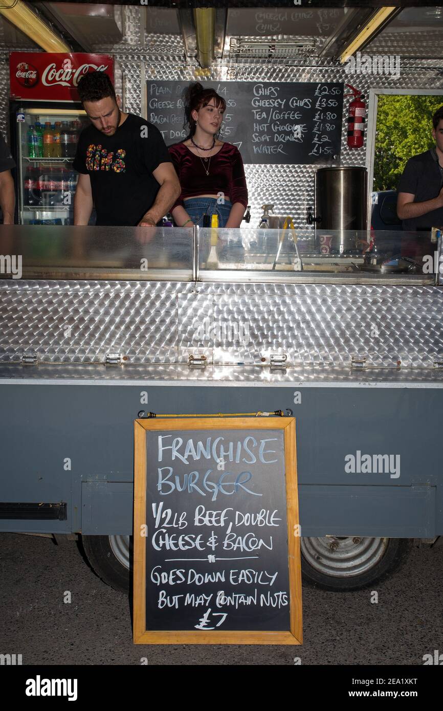 Food truck della squadra di calcio dell'AFC Wimbledon, Inghilterra Foto Stock