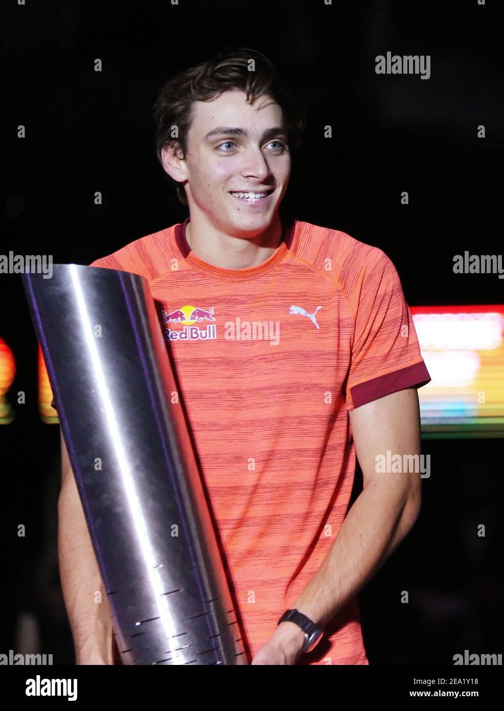 Armand Duplantis di Svezia durante il Perche Elite Tour Rouen 2021, evento Pole Vault il 6 febbraio 2021 a Kindarena a Rouen / LM Foto Stock