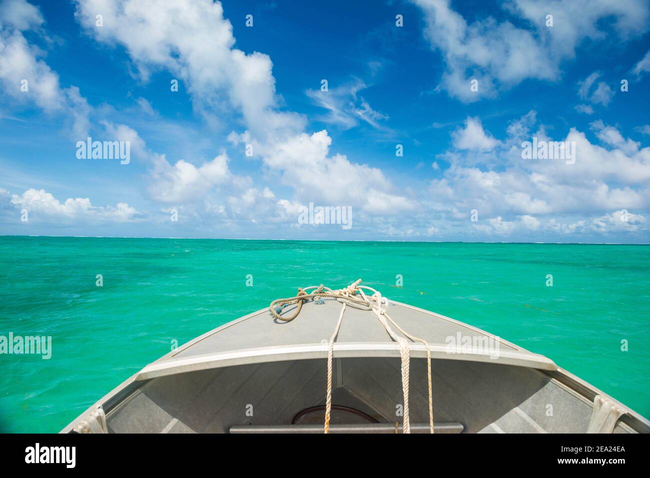 Acque molto turchesi nella laguna di Wallis, Wallis e Futuna Foto Stock