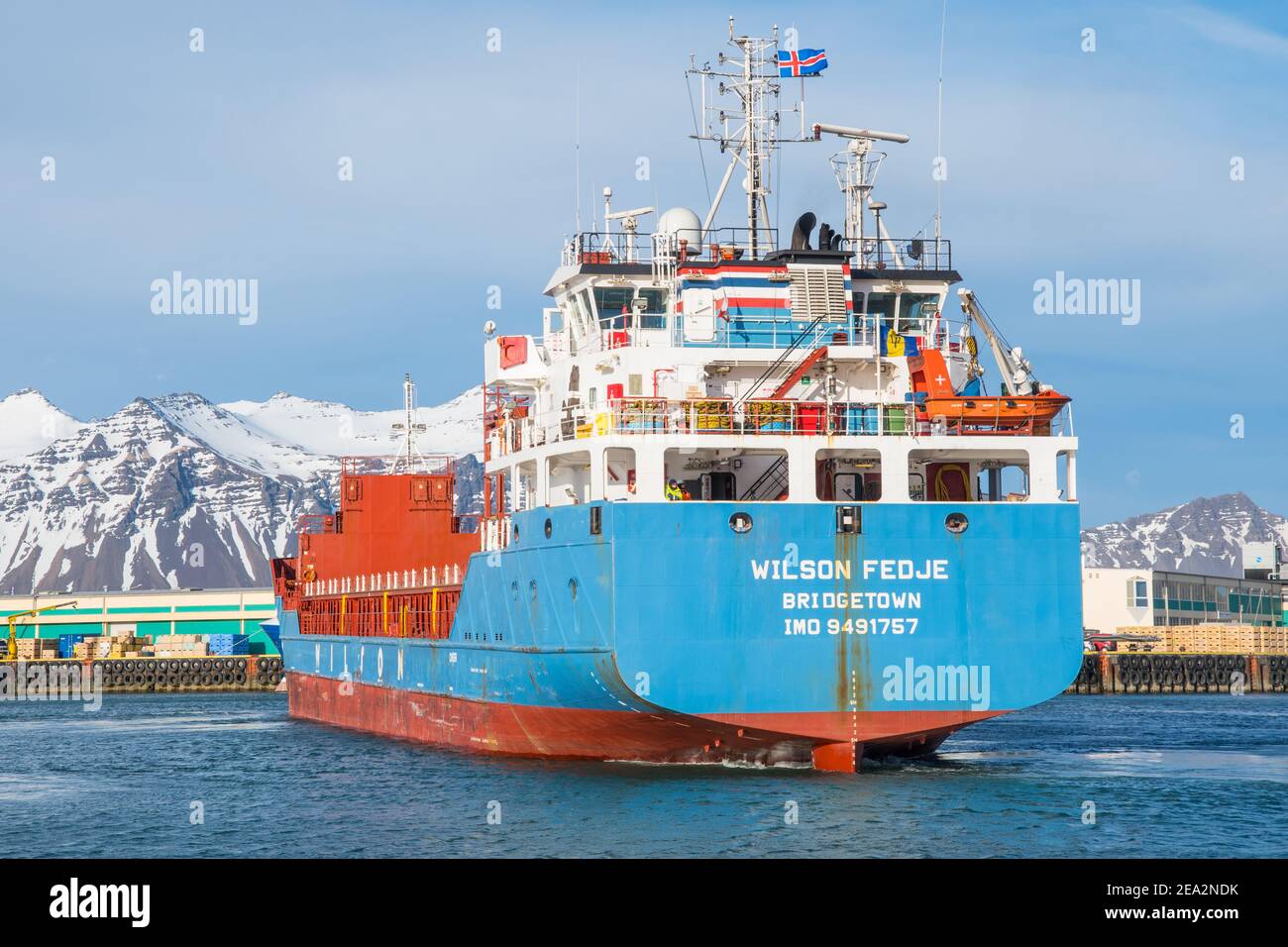 Hofn i Hornafirdi Islanda - 2 aprile. 2020: Nave da carico generale Wilson Fedje nel porto di Hornafjorudr Foto Stock