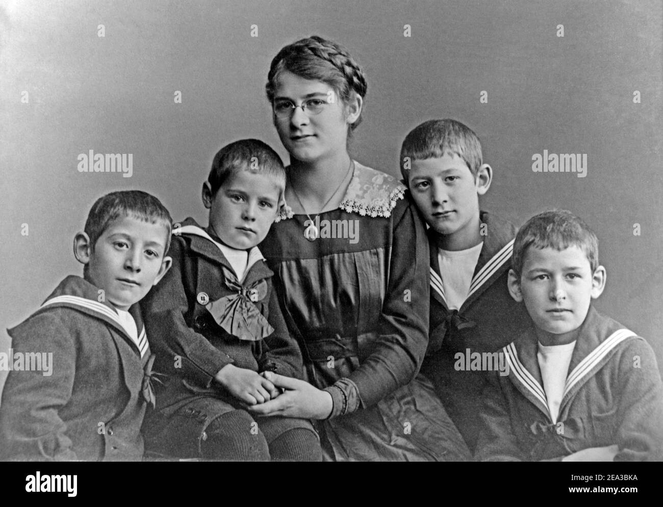 Ritratto di cinque fratelli, circa 1925, Germania Foto Stock