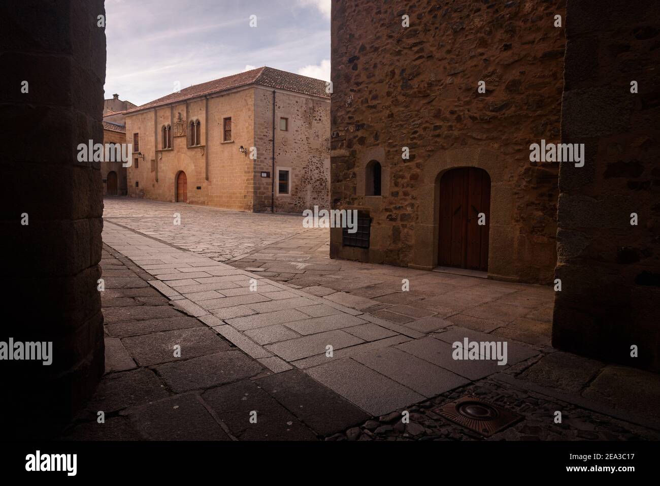 Via della città vecchia di Cáceres, Patrimonio dell'Umanità dell'UNESCO, Extremadura, Spagna Foto Stock