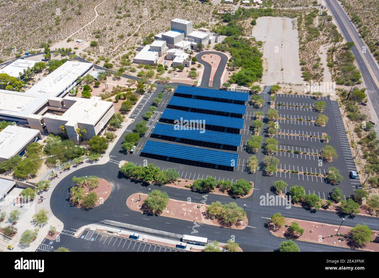 PARCHEGGIO coperto a energia solare SOLON, Pima Community College - West Campus, Tucson, AZ, USA Foto Stock