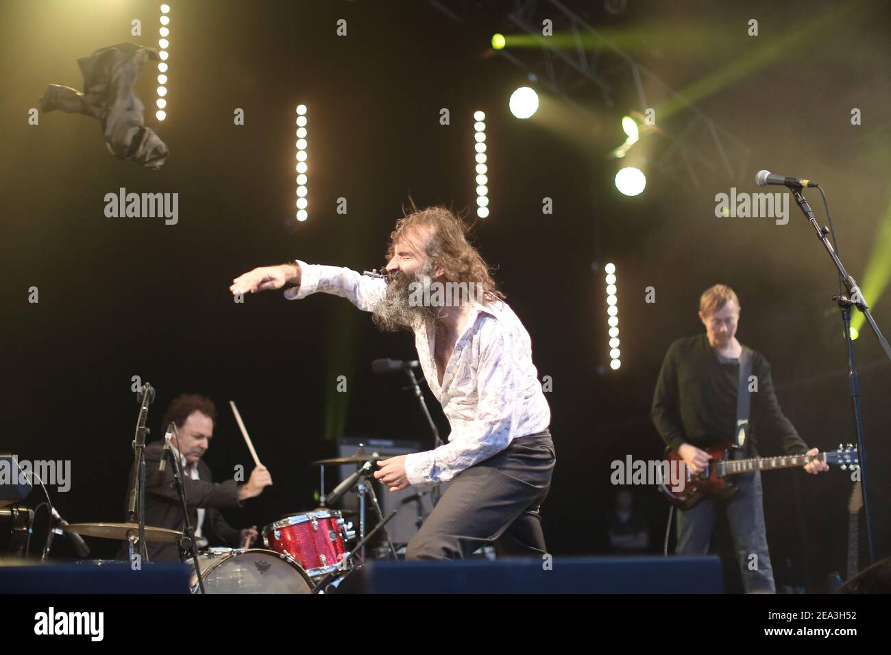 Warren Ellis di Dirty Three che si esibisce alla fine di Il festival della strada il 31/08/12 Foto Stock