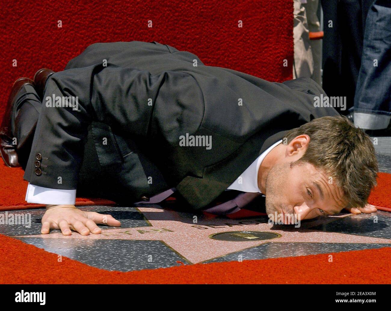 Ryan Seacrest è insignito della 2,82 82 82esima stella sulla Hollywood Walk of Fame di fronte al Kodak Theatre. Los Angeles, 20 aprile 2005. Foto di Lionel Hahn/ABACA. Foto Stock