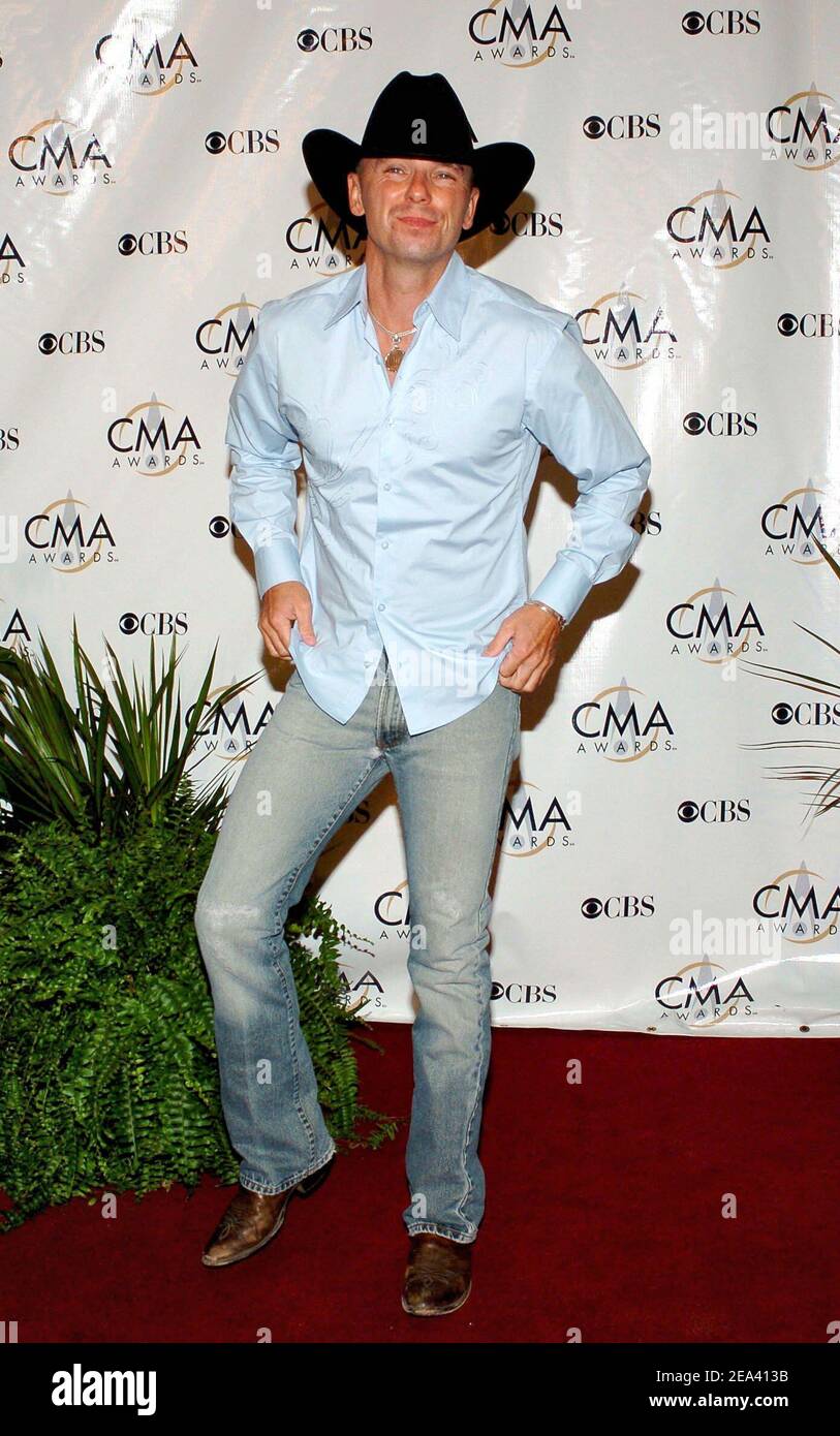 Kenny Chesney, il nuovo marito di Renee Zellweger, arriva al 38° Country Music Awards annuale, che si tiene martedì 9 novembre 2004 al Grand Ole Opry di Nashville. Foto di Nicolas Khayat/ABACA. Foto Stock