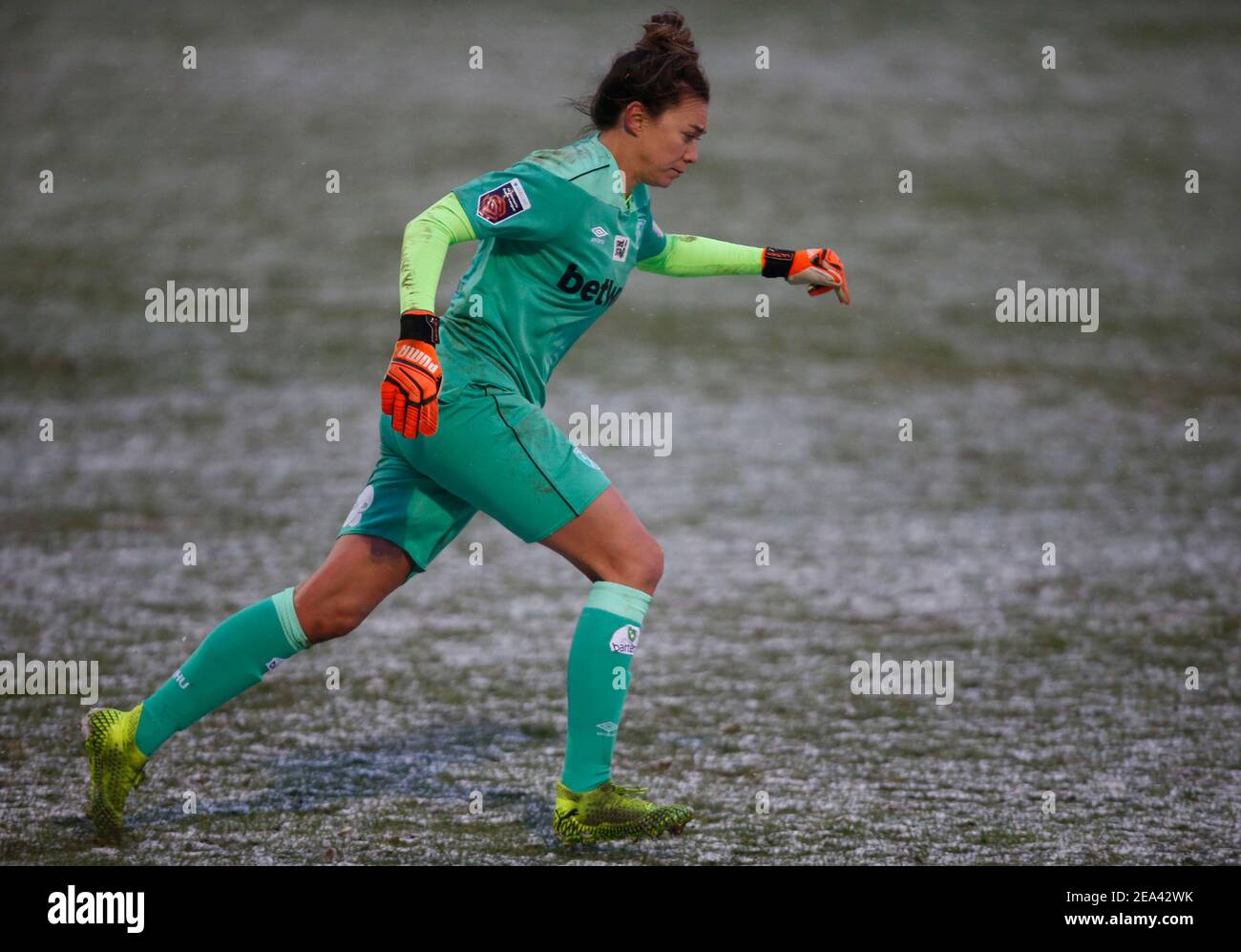 Dagenham, Regno Unito. 07 febbraio 2021. DAGENHAM, INGHILTERRA - FEBBRAIO 07: Mackenzie Arnold of West Ham United WFC durante la partita di Barclays fa Women's Super League tra West Ham United Women e Bristol City al Chigwell Construction Stadium il 07 Febbraio 2021 a Dagenham, Inghilterra Credit: Action Foto Sport/Alamy Live News Foto Stock