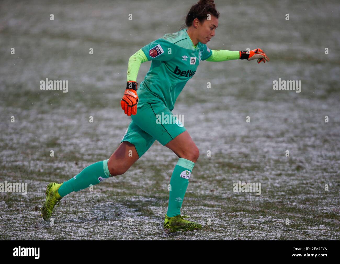 Dagenham, Regno Unito. 07 febbraio 2021. DAGENHAM, INGHILTERRA - FEBBRAIO 07: Mackenzie Arnold of West Ham United WFC durante la partita di Barclays fa Women's Super League tra West Ham United Women e Bristol City al Chigwell Construction Stadium il 07 Febbraio 2021 a Dagenham, Inghilterra Credit: Action Foto Sport/Alamy Live News Foto Stock