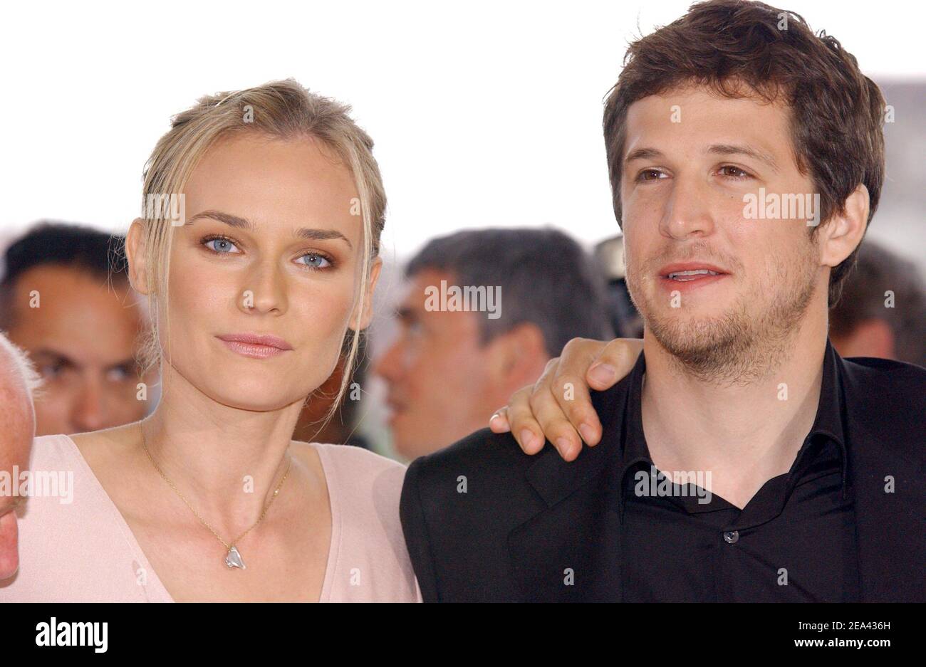 (l a r) l'attrice tedesca Diane Kruger e l'attore francese Guillaume Canet posano durante una fotocellula per il regista francese Christian Carion film 'Joyeux Noel' che viene proiettato fuori concorso al 58th Cannes Film Festival, a Cannes, Francia meridionale, il 16 maggio 2005. Foto di Hahn-Nebinger-Klein/ABACA. Foto Stock