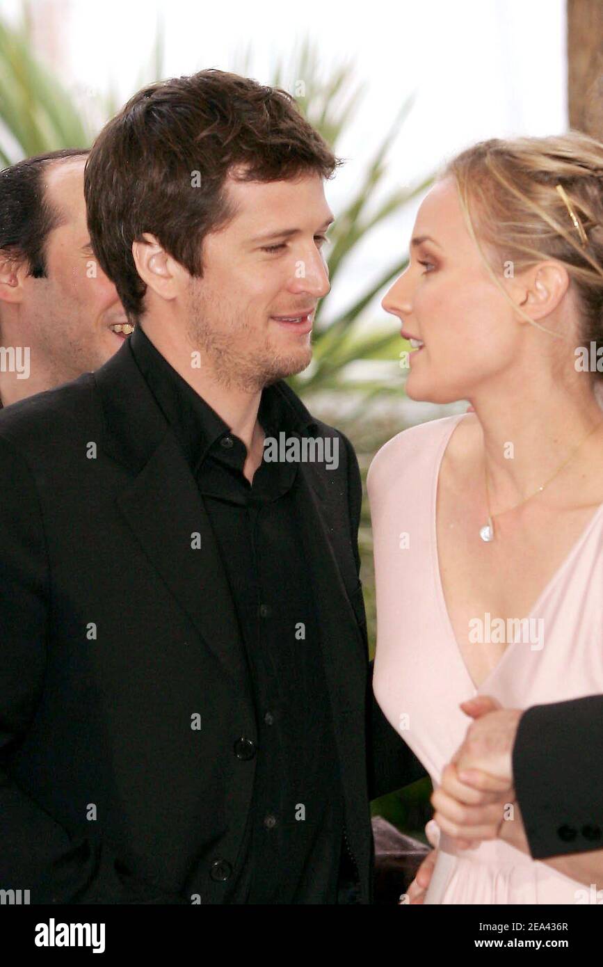 (l a r) l'attore francese Guillaume Canet e l'attrice tedesca Diane Kruger posano durante una fotocellula per il regista francese Christian Carion film 'Joyeux Noel' che viene proiettato fuori concorso al 58th Cannes Film Festival, a Cannes, Francia meridionale, il 16 maggio 2005. Foto di Hahn-Nebinger-Klein/ABACA. Foto Stock