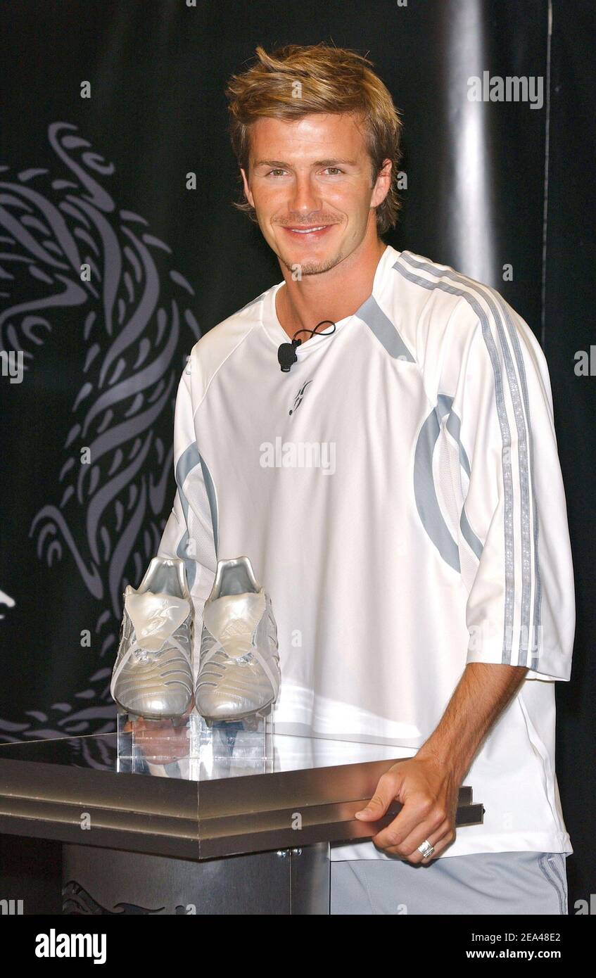 La superstar britannica David Beckham svela la sua nuova linea di prodotti Adidas  Predator Pulse e di scarpe da calcio Predator durante una conferenza stampa  tenutasi presso il negozio Adidas Sport Performance