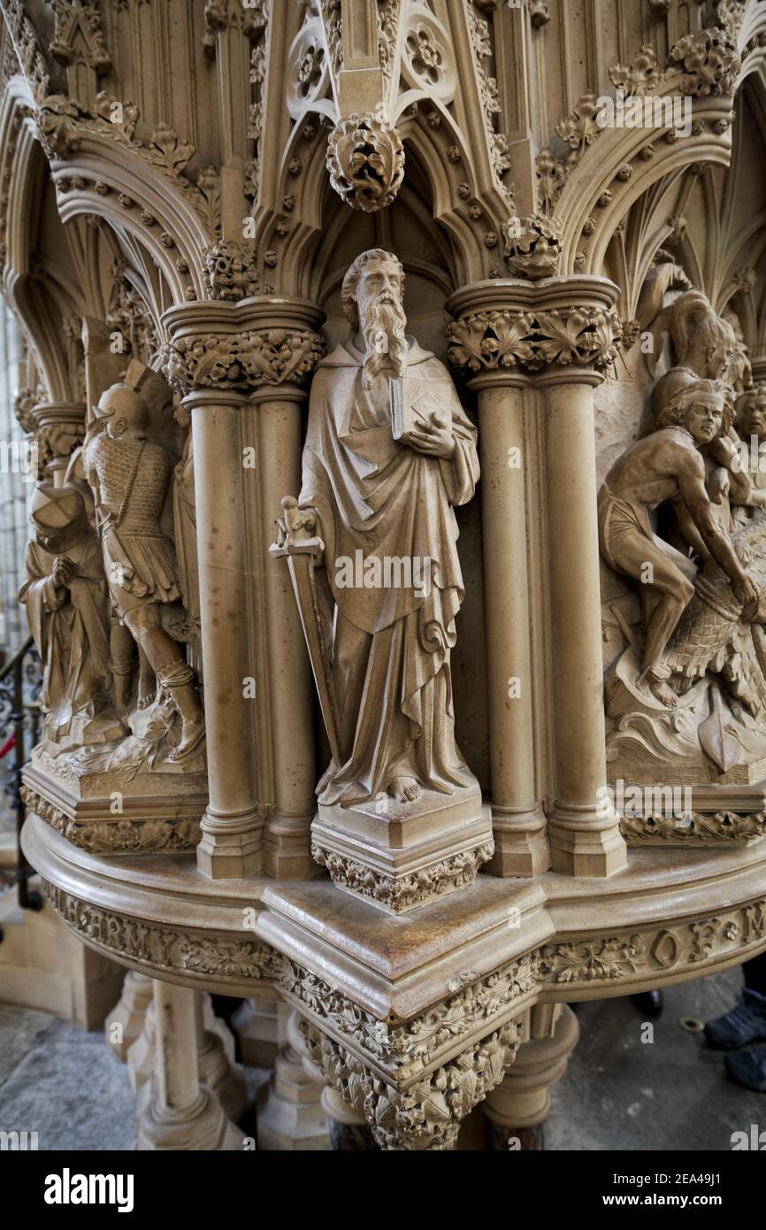 Exeter Cathedral, Exeter, Devon, Inghilterra – pulpito dei martiri, noto anche come pulpito di Patteson Foto Stock