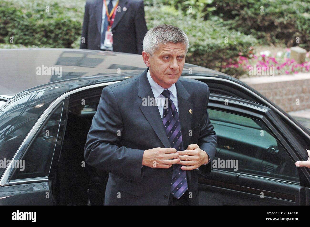 Il primo ministro polacco Marek Belka arriva al Vertice europeo di Bruxelles, Belgio, il 16 giugno 2005. Il vertice si trova in un punto di crisi per l'Unione europea, dopo il voto di Francia e Paesi Bassi sulla ratifica della proposta di Costituzione europea. Foto di Bruno Klein/ABACA Foto Stock