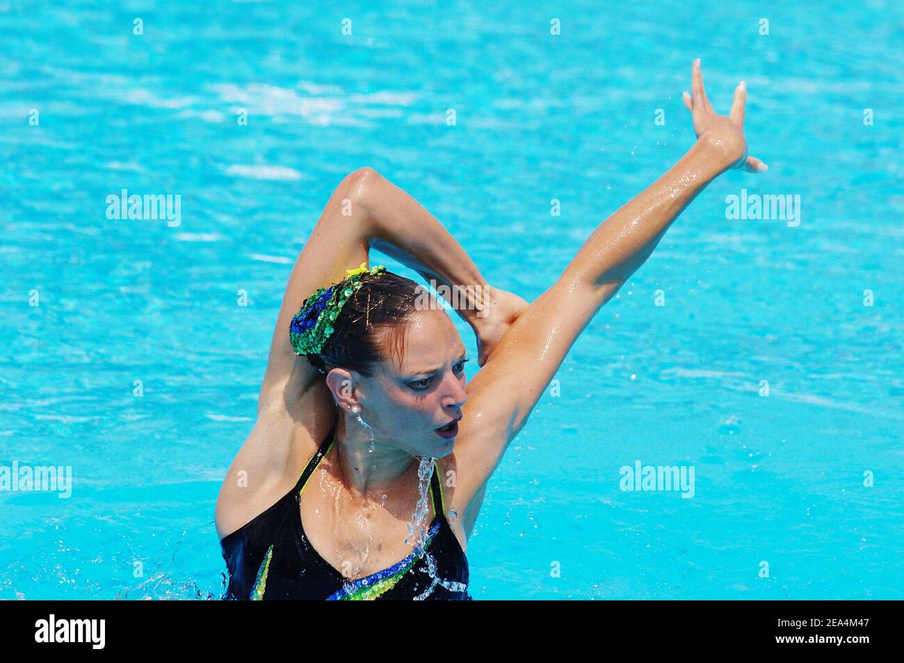 Il nuotatore francese Virginie Dedieu si esibisce durante il programma tecnico solistico di nuoto sincronizzato dei campionati mondiali di nuoto, a Montreal, Canada, il 19 luglio 2005. Foto di Nicolas Gouhier/CAMELEON/ABACAPRESS.COM Foto Stock