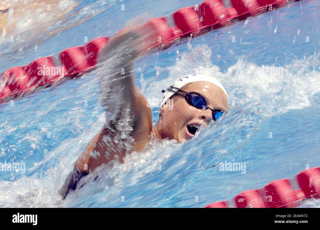 Laure Manaudou della Francia compete su 1500 m di stile libero femminile durante i Campionati Mondiali XI della FINA al Parc Jean-Drapeau, a Montreal, Quebec, Canada, il 25 luglio 2005. Foto di Nicolas Gouhier/CAMELEON/ABACAPRESS.COM Foto Stock