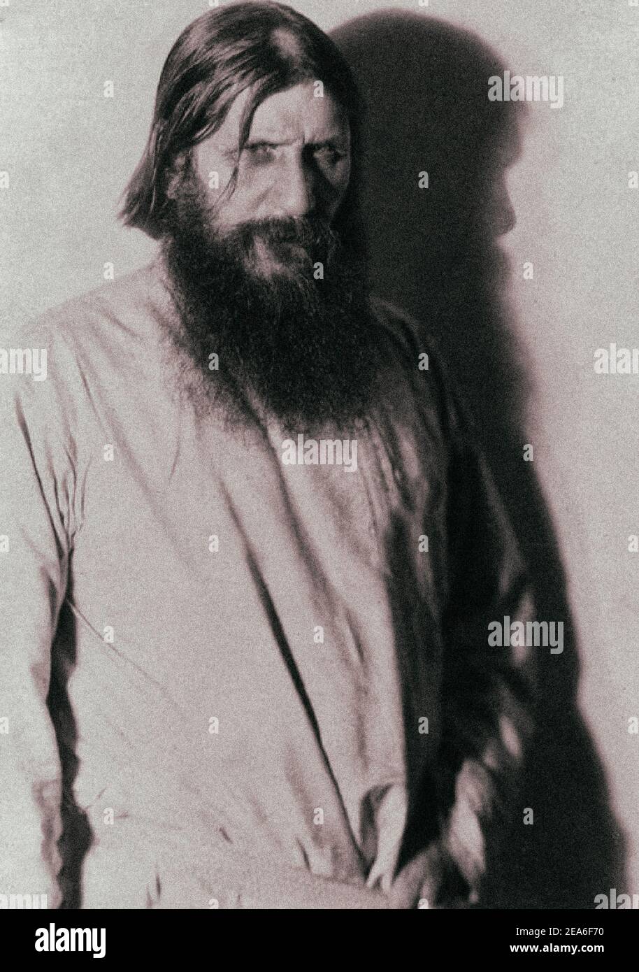 Grigori Yefimovich Rasputin (1869 – 1916) è stato un uomo santo mistico e autoproclamato russo che ha fatto amicizia con la famiglia dell'imperatore Nicola II, l'ultimo Foto Stock