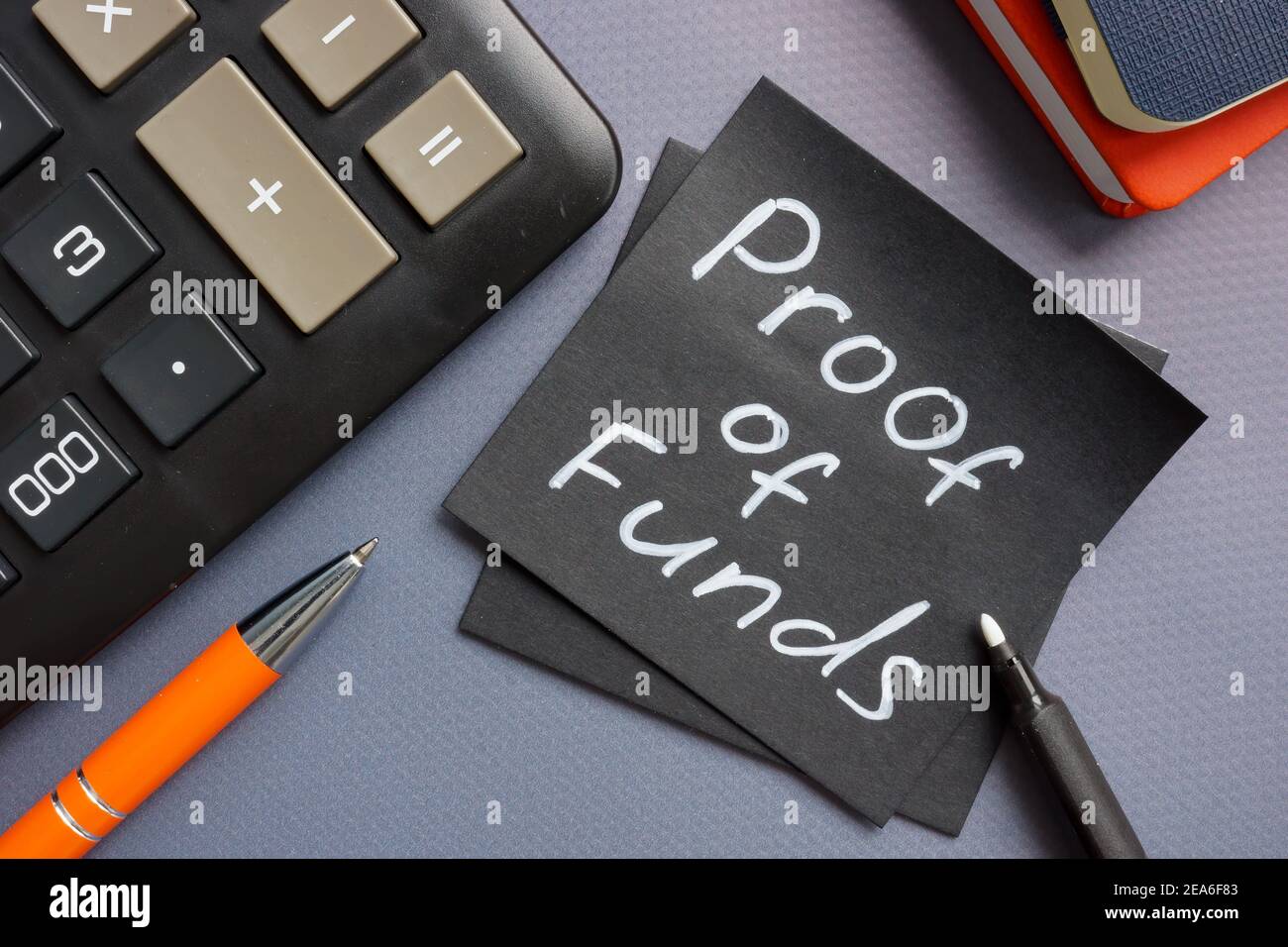Prova di un promemoria sui fondi relativi alla ricchezza e alla tassazione. Foto Stock