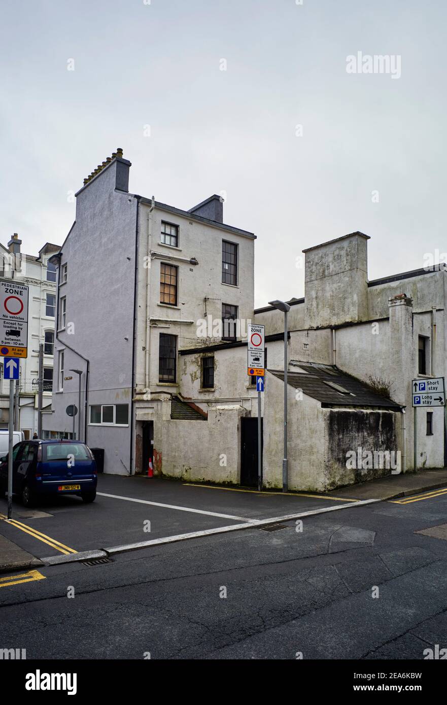 Interessante jumble di edifici e annessi alle spalle di Castle Street, Douglas, Isola di Man Foto Stock