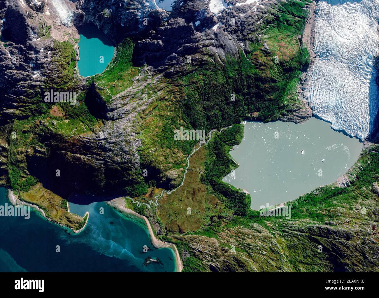 Vista satellitare di un ghiacciaio, Cabo de Hornos, Cile. Fusione di ghiaccio. Cambiamento climatico. Natura selvaggia. L'elemento di questa immagine è fornito dalla NASA Foto Stock