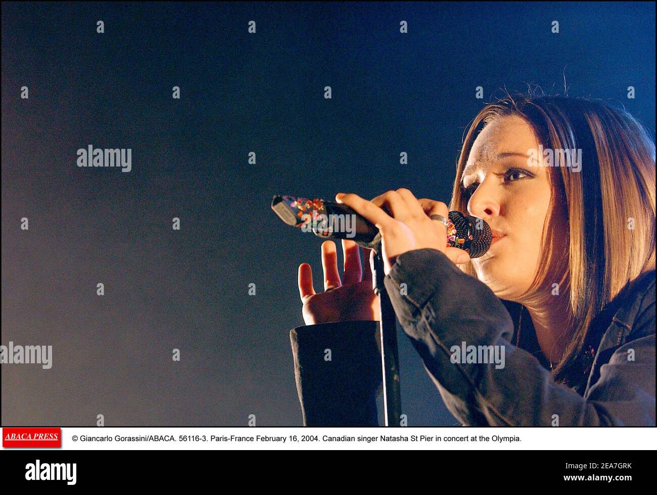 © Giancarlo Gorassini/ABACA. 56116-3. Parigi-Francia. 16 febbraio 2004. La cantante canadese Natasha St-Pier in concerto all'Olympia. Foto Stock