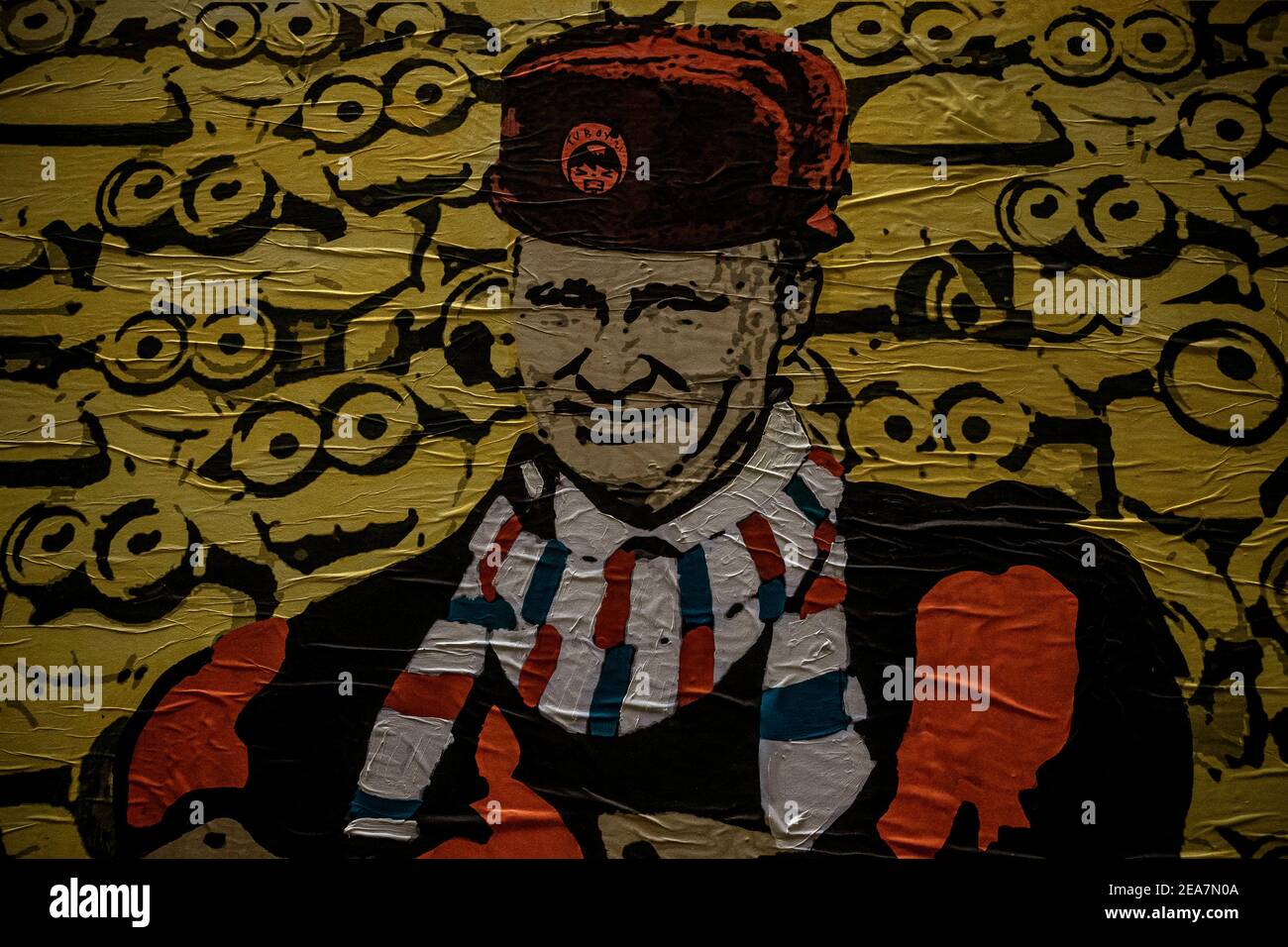 Barcellona, Spagna. 8 Feb 2021. Il nuovo graffiti dell'artista urbano italiano 'TVBoy', Salvatore Benintende, intitolato 'Spicable Me 4' e prende il nome da una famosa serie di film, vede il presidente russo Vladimir Putin di fronte ai minions Credit: Matthias Oesterle/Alamy Live News Foto Stock