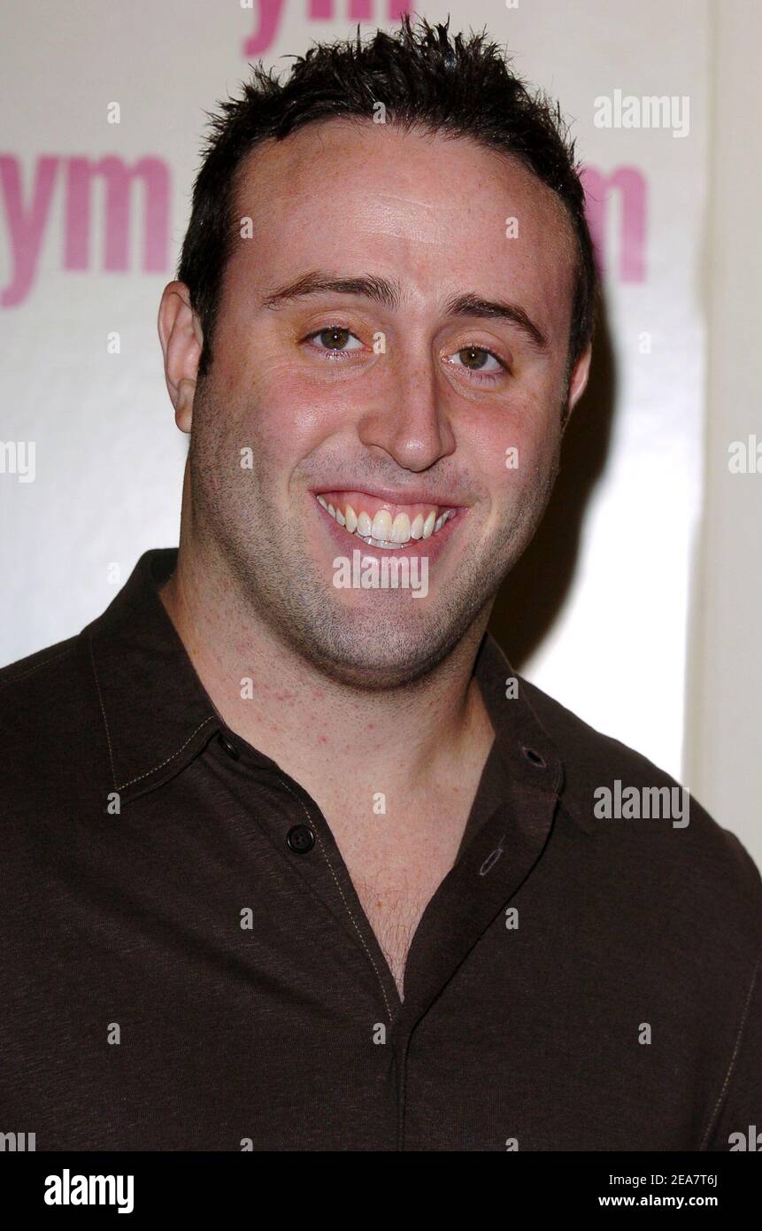 Adam Mesh (Average Joe) arriva alla festa della rivista YM per celebrare un numero speciale di MTV, tenuto presso lo Spirit Club di New York, mercoledì 24 marzo 2004. (Nella foto: Adam Mesh). Foto di Nicolas Khayat/ABACA. Foto Stock