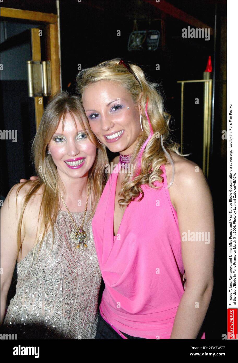 La principessa Tatiana Romanova e le ex signorine France e Miss Europe Elodie Gossuin partecipano alla festa organizzata dal Paris Film Festival al club l'Etoile di Parigi-Francia il 31 marzo 2004. Foto di Laurent Zabulon/ABACA. Foto Stock