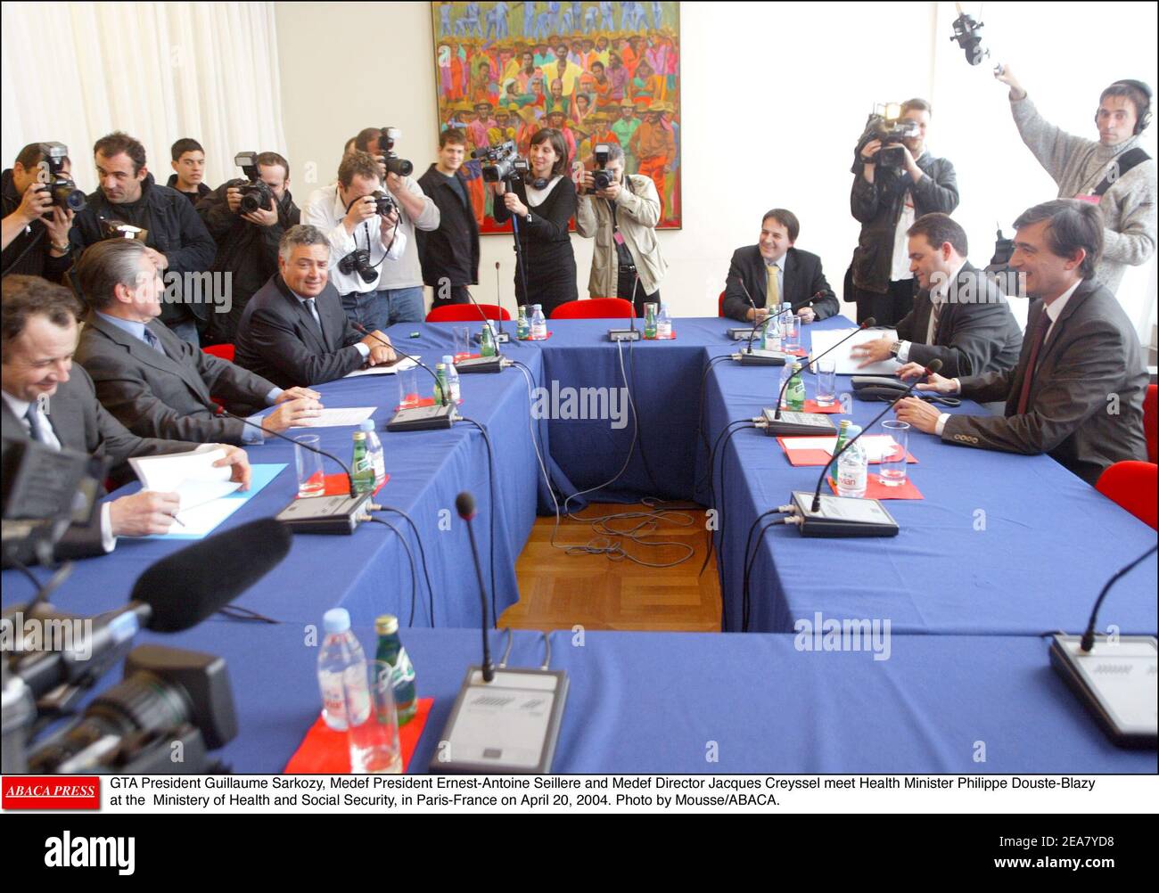 Il Presidente della GTA Guillaume Sarkozy, il Presidente del Medef Ernest-Antoine Seillere e il Direttore del Medef Jacques Creyssel incontrano il Ministro della Sanità Philippe Douste-Blazy presso il Ministero della Salute e della sicurezza sociale, a Parigi-Francia il 20 aprile 2004. Foto di Mousse/ABACA. Foto Stock
