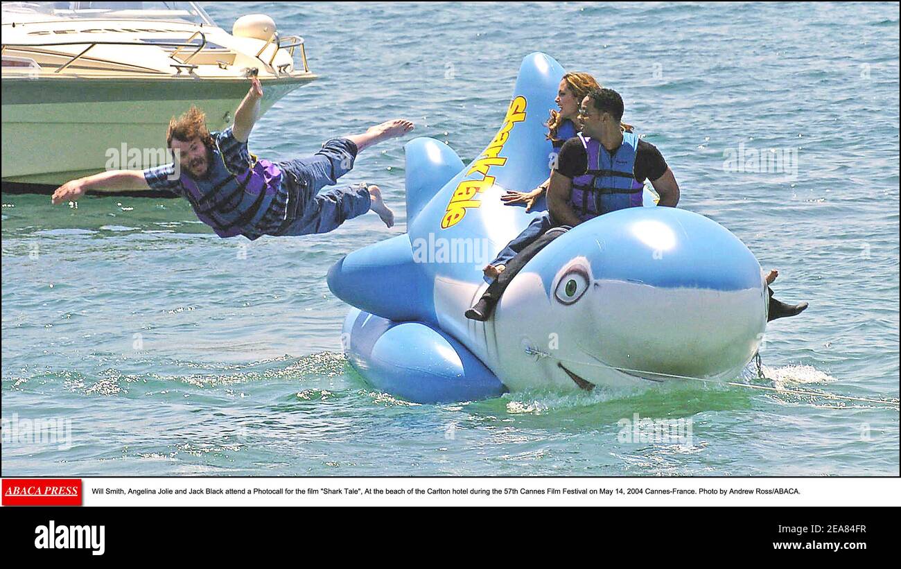 Will Smith, Angelina Jolie e Jack Black partecipano a una Photocall per il film Shark tale, sulla spiaggia dell'hotel Carlton durante il 57° Festival di Cannes il 14 maggio 2004 Cannes-Francia. Foto di Andrew Ross/ABACA. Foto Stock