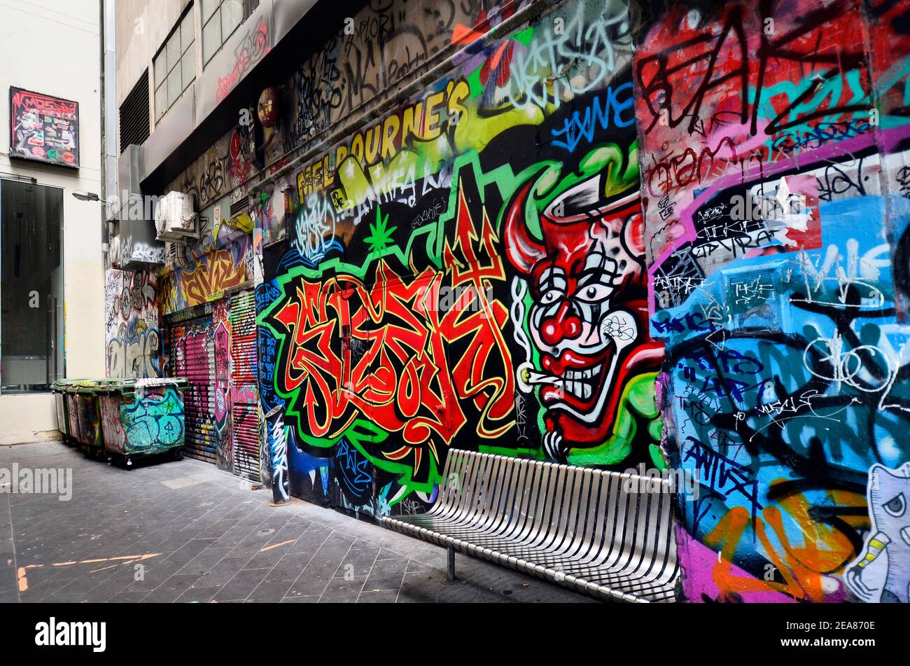 Melbourne, VIC, Australia - Novembre 05, 2017: Hosier Lane - pubblico urbano street art gallery coperti con i mutevoli graffiti nel centro della ca Foto Stock