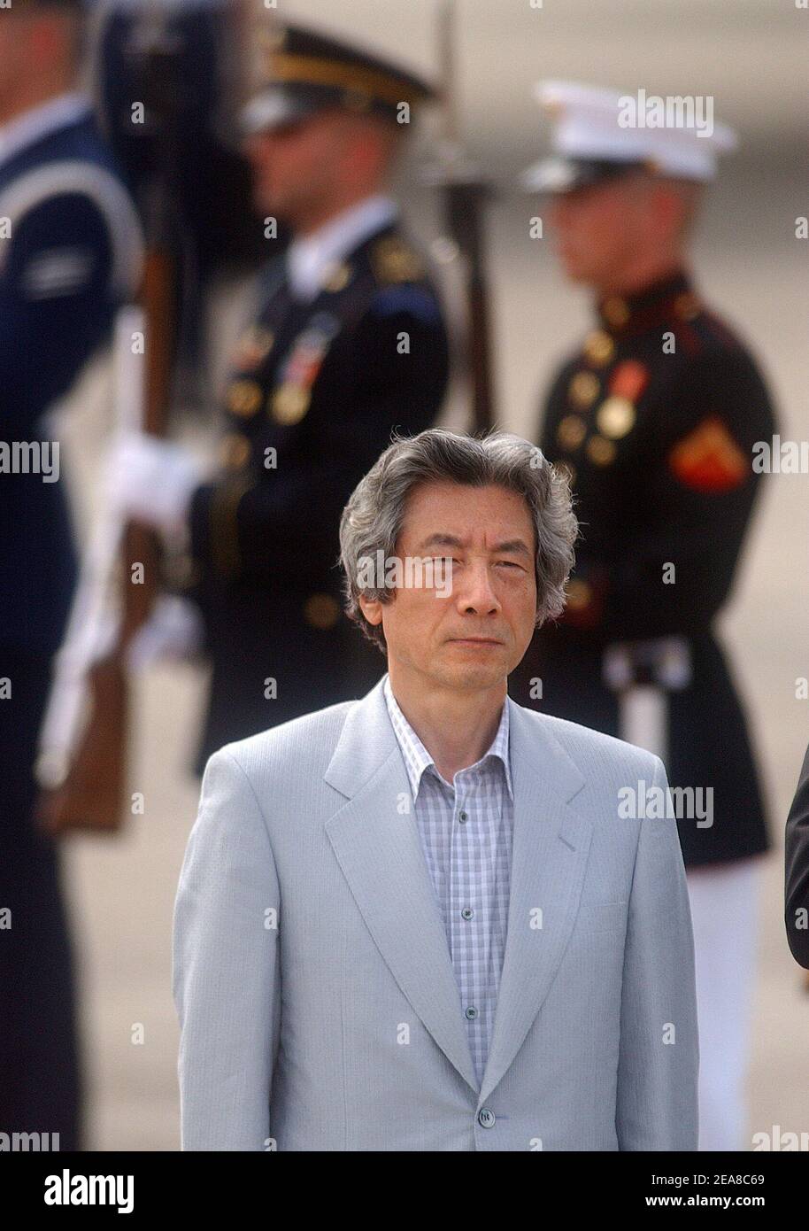 Il primo ministro giapponese Junichiro Koizumiarrivando all'Hunter Army Airfield per partecipare al vertice G8 di Savannah l'8 giugno 2004. Foto di Olivier Douliery/ABACA. Foto Stock