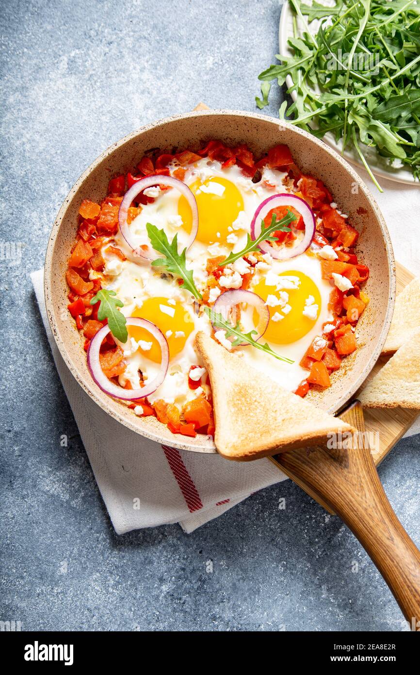 Shakshuka Uova in Camicia con Salsa di Pomodoro Piccante