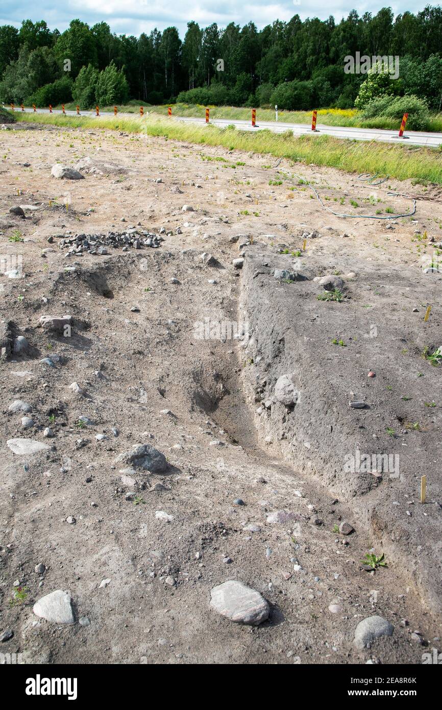 STROJA, SVEZIA - GIUGNO 13: Gli scavi archeologici appena fuori da Norrkoping e il sito di un antico insediamento vichingo. Foto Stock