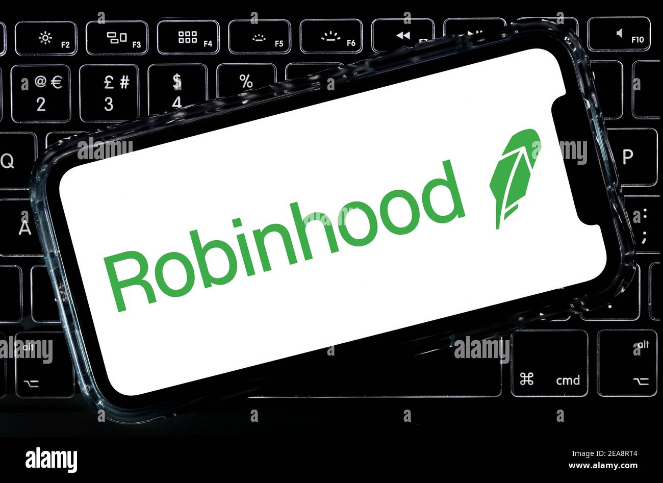 Robinhood investe app per investire in azioni e azioni su un telefono cellulare. (solo per uso editoriale) Foto Stock