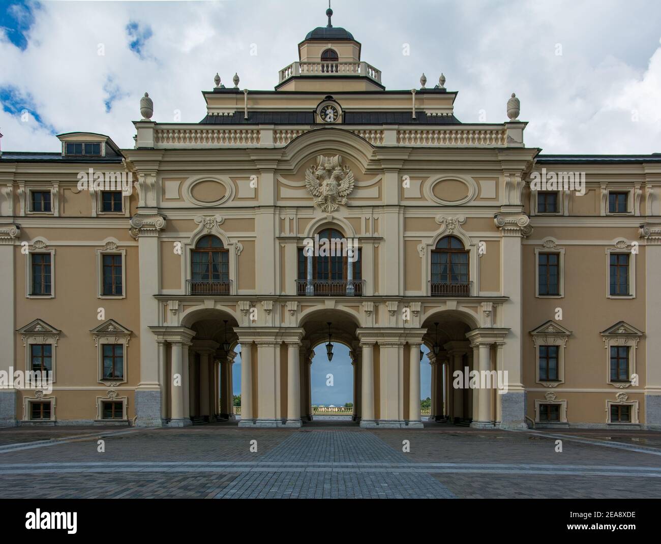 Il Palazzo Konstantinovsky di Strelna fa parte del complesso del Palazzo dei Congressi. Foto Stock