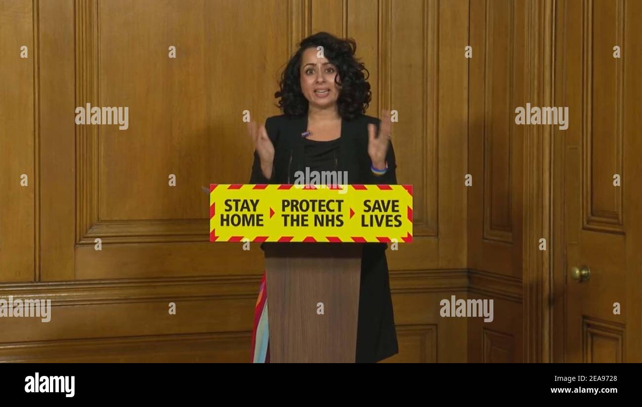 Direttore medico della Primary Care per NHS Inghilterra e NHS Improvement Dr Nikki Kanani durante un briefing mediatico a Downing Street, Londra, sul coronavirus (Covid-19). Data immagine: Lunedì 8 febbraio 2021. Foto Stock