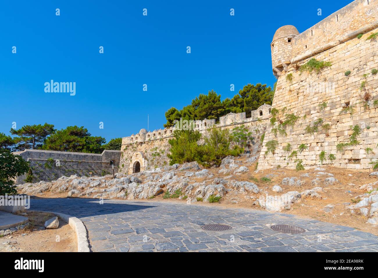 Città di Rethimno con il forte di Fortezza e di Creta, Grecia. Foto Stock