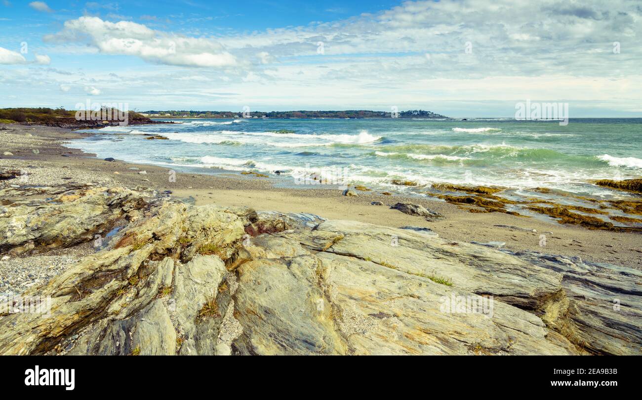 Vista panoramica sulla costa del Crescent Beach state Park a Cape Elizabeth, Maine Foto Stock